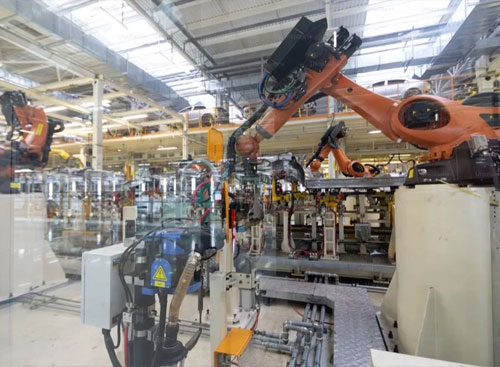 Mitsubishi presenta la serie MX di PLC con strumenti di intelligenza artificiale integrati