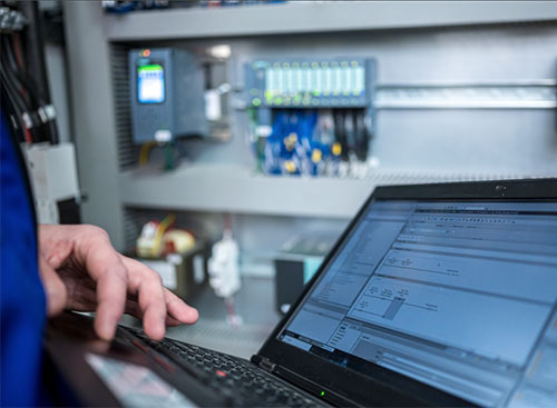 Modernizzazione del controllo industriale con SoftPLC e gestione unificata dei margini